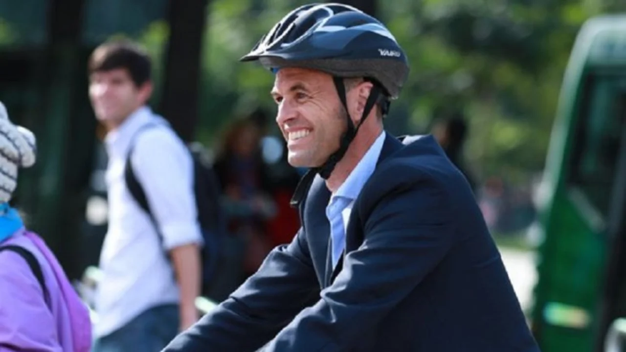 Dietrich dice que el tarifazo al transporte "en términos de plata, no es tanto"