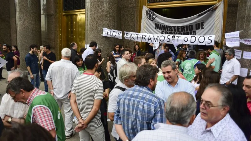 Nueva ola de despidos: 2.400 en dos días