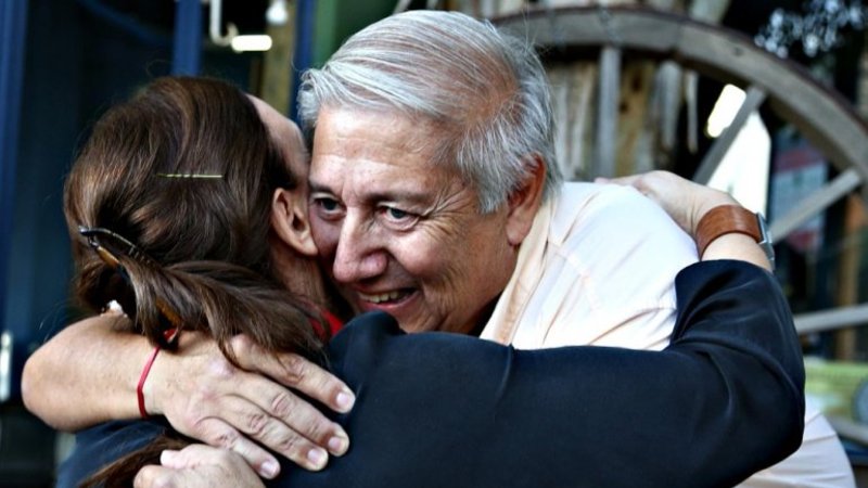 Michetti homenajeó a un falso veterano de Malvinas
