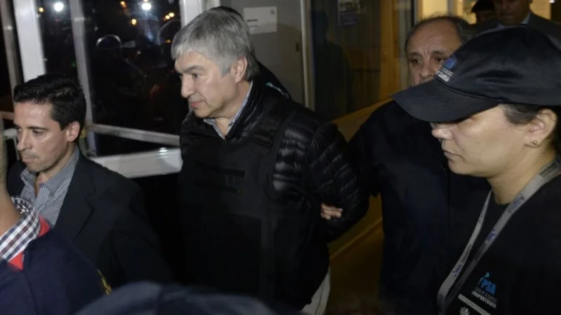 Lázaro Báez presentó un escrito, se negó a declarar y sigue detenido