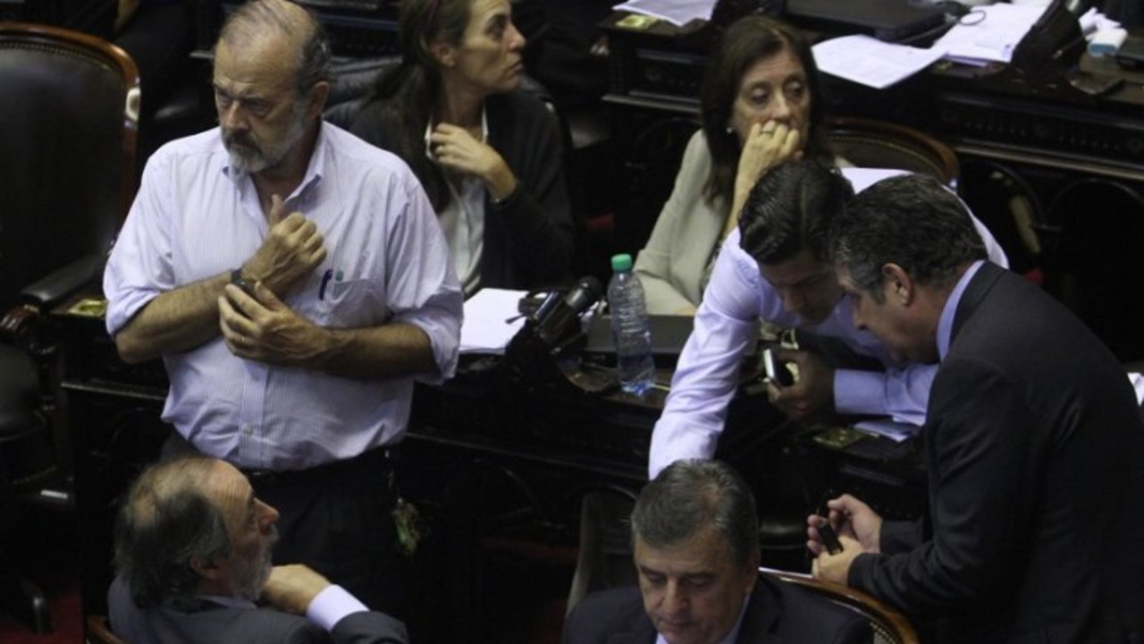 Con ayuda de aliados, el oficialismo logró proteger a Macri en el Congreso por el Panamá Papers