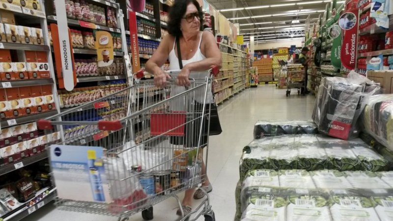 Supermercadistas advierten que hay "una gran retracción del consumo"