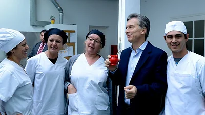 La imagen de Macri cayó 27 puntos, según un relevamiento a tres meses de gestión La imagen de Macri cayó 27 puntos, según un relevamiento a tres meses de gestión
