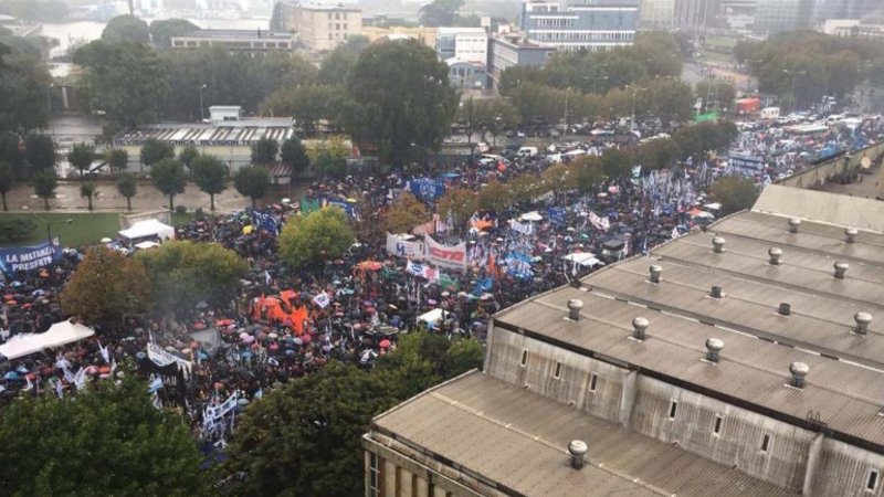 Vuelve Cristina: presentó un escrito a Bonadio y luego recusó al juez