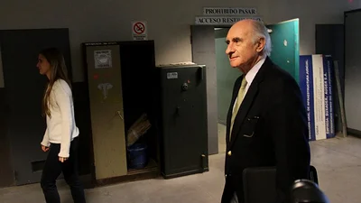 De la Rúa dijo que votó por Macri y que está "contento" con el gobierno De la Rúa dijo que votó por Macri y que está "contento" con el gobierno