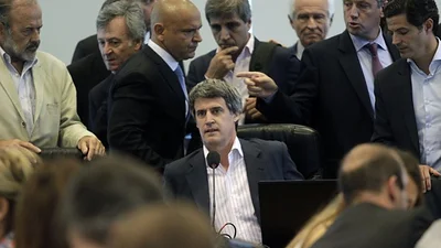 El Gobierno comenzó la colocación de deuda para pagar a los buitres El Gobierno comenzó la colocación de deuda para pagar a los buitres