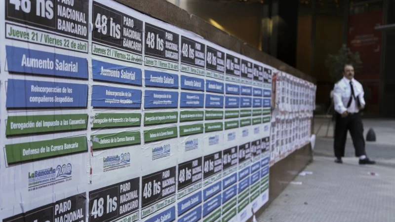 Paritarias: bancarios arreglaron 33% y levantaron el paro