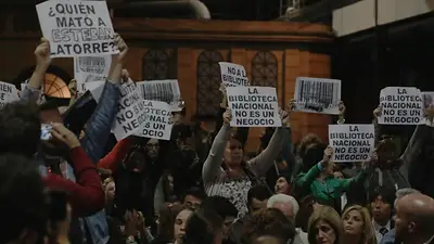Escracharon a Alberto Manguel: "La Biblioteca Nacional no es una offshore" Escracharon a Alberto Manguel: "La Biblioteca Nacional no es una offshore"