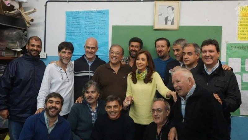 El duro documento que los "curas villeros" le entregaron a Cristina Kirchner