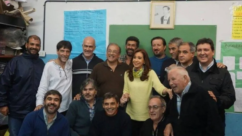 El duro documento que los "curas villeros" le entregaron a Cristina Kirchner