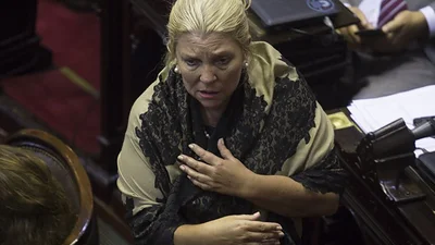 Carrió defendió a Macri y criticó a Durán Barba Carrió defendió a Macri y criticó a Durán Barba