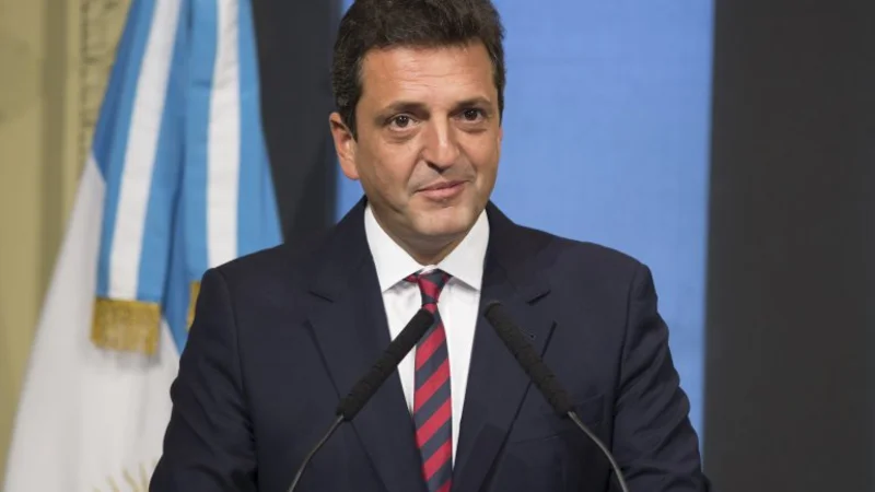 Massa contra Macri: "Hay que frenar los despidos"