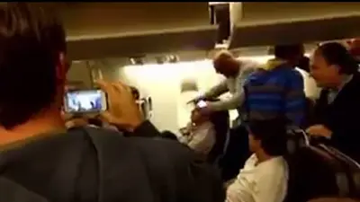 La violenta canción de una agrupación macrista defendiendo el escrache a Zannini La violenta canción de una agrupación macrista defendiendo el escrache a Zannini