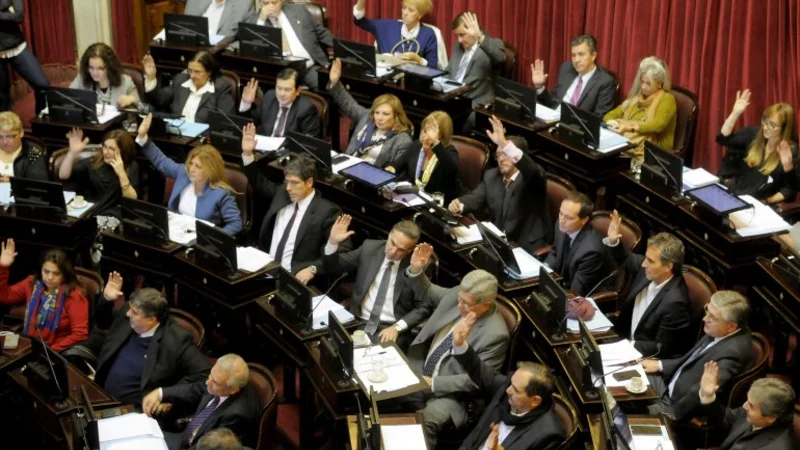 Duro golpe al Gobierno: la oposición aprobó la ley antidespidos con amplia mayoría