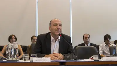 Carmona sobre Lousteau: "Es una maniobra para salvar su candidatura" Carmona sobre Lousteau: "Es una maniobra para salvar su candidatura"