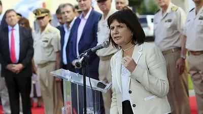 Patricia Bullrich mandó a los sindicalistas a "laburar" y dijo que en el #1A hubo "300 mil personas" Patricia Bullrich mandó a los sindicalistas a "laburar" y dijo que en el #1A hubo "300 mil personas"