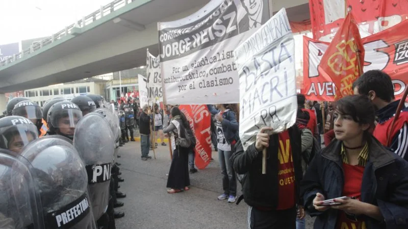 Una periodista de TN habló de represión y los conductores la frenaron