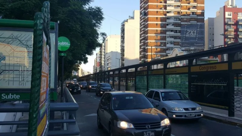 El paro general, en imágenes: calles vacías en la Ciudad y con menor caudal de autos