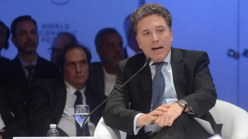 Dujovne defendió los recortes en el Estado y aseguró que "no se negocian"