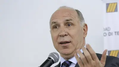 Lorenzetti demandará a Carrió por el pedido de juicio político Lorenzetti demandará a Carrió por el pedido de juicio político