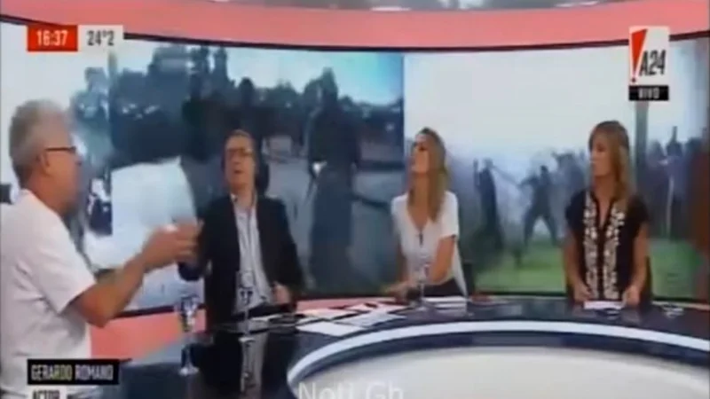 El mal momento de tres periodistas que quisieron discutir con Romano
