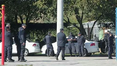 Fuerte operativo de seguridad en para evitar escraches contra Macri Fuerte operativo de seguridad en para evitar escraches contra Macri
