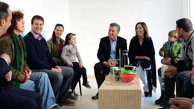 La incómoda "bienvenida" a Mauricio Macri en Castelar La incómoda "bienvenida" a Mauricio Macri en Castelar