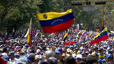 Canal opositor venezolano arenga a los manifestantes contra Nicolás Maduro Canal opositor venezolano arenga a los manifestantes contra Nicolás Maduro
