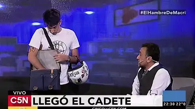 Economía Política: El Cadete analizará los medios con Navarro y Víctor Hugo Economía Política: El Cadete analizará los medios con Navarro y Víctor Hugo