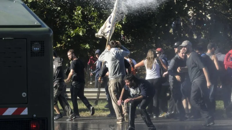 Un funcionario del PAMI festejó la represión a trabajadores y los llamo "kukas chorizombies"