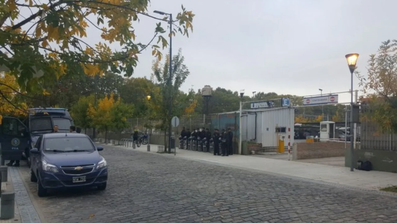 Megaoperativo en Palermo para desalojar 30 familias