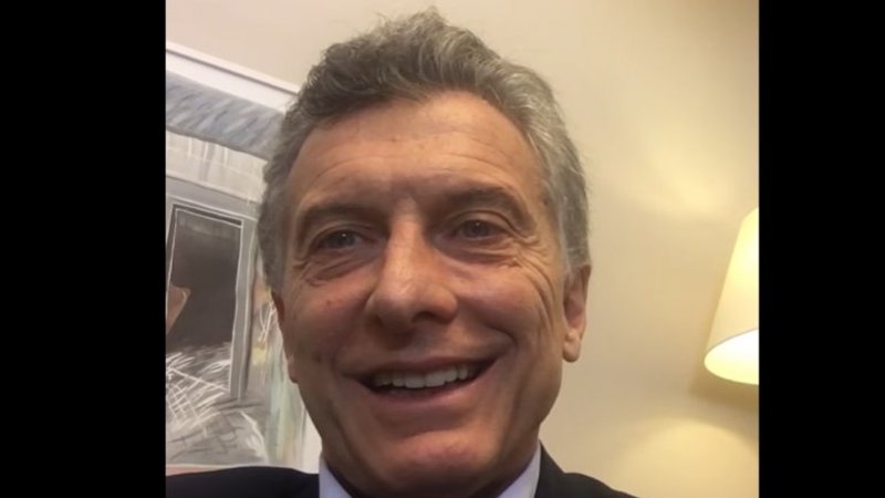 Macri suma una nueva red social e invita a "taringueros" a una juntada