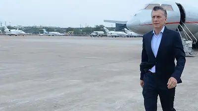 La insólita nota de Clarín sobre una almuerzo de Macri en EE.UU. La insólita nota de Clarín sobre una almuerzo de Macri en EE.UU.