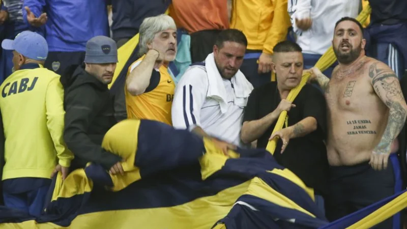 El Gobierno prohibió a los jefes de "La 12" asistir a los estadios