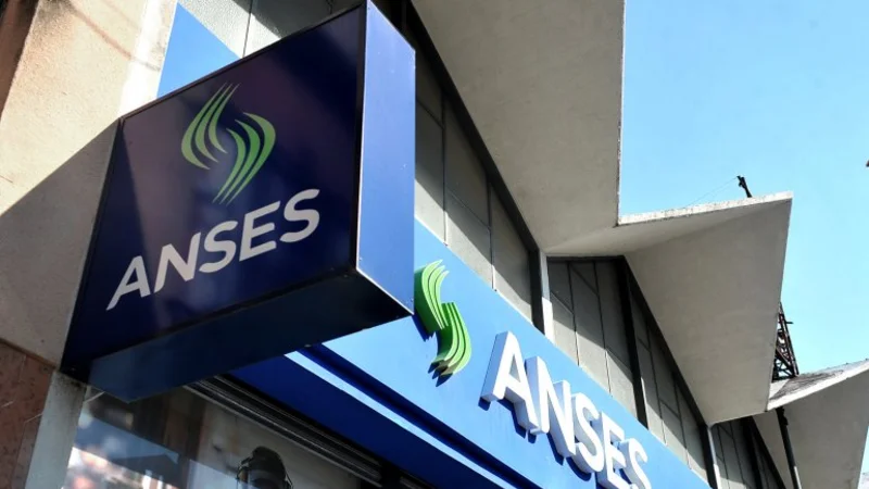 Alerta: Los bancos se quitan de encima el riesgo de los créditos UVA y se lo traspasarían a la ANSES