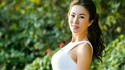 ¡Increíble! Una mujer china parece de 25 años, pero tiene 50 ¡Increíble! Una mujer china parece de 25 años, pero tiene 50