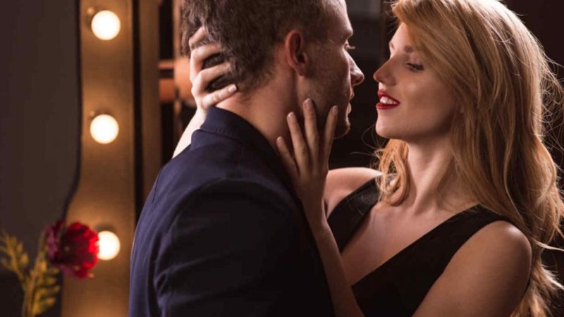 Un estudio revela que las personas atractivas tienen menos relaciones estables