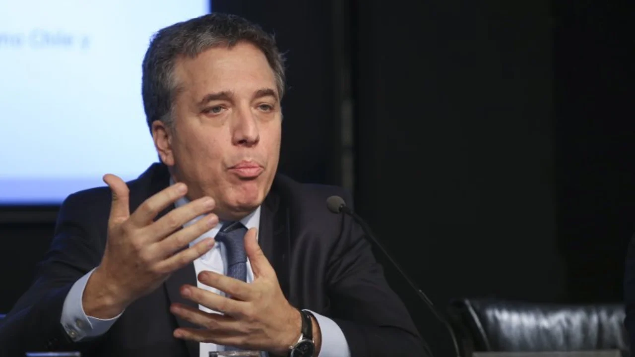 Blanqueo de capitales: Dujovne rompió el silencio tras el destape del escándalo