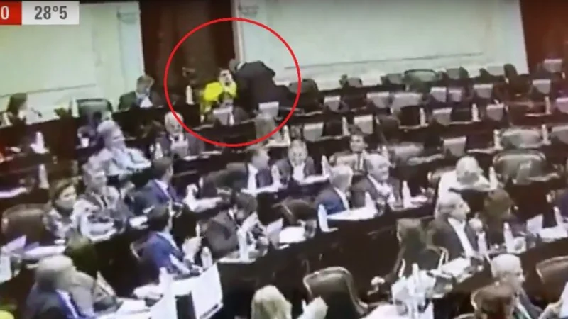 Quién es Javier Pretto, el diputado macrista que apretó a Olmedo para que no haya quórum