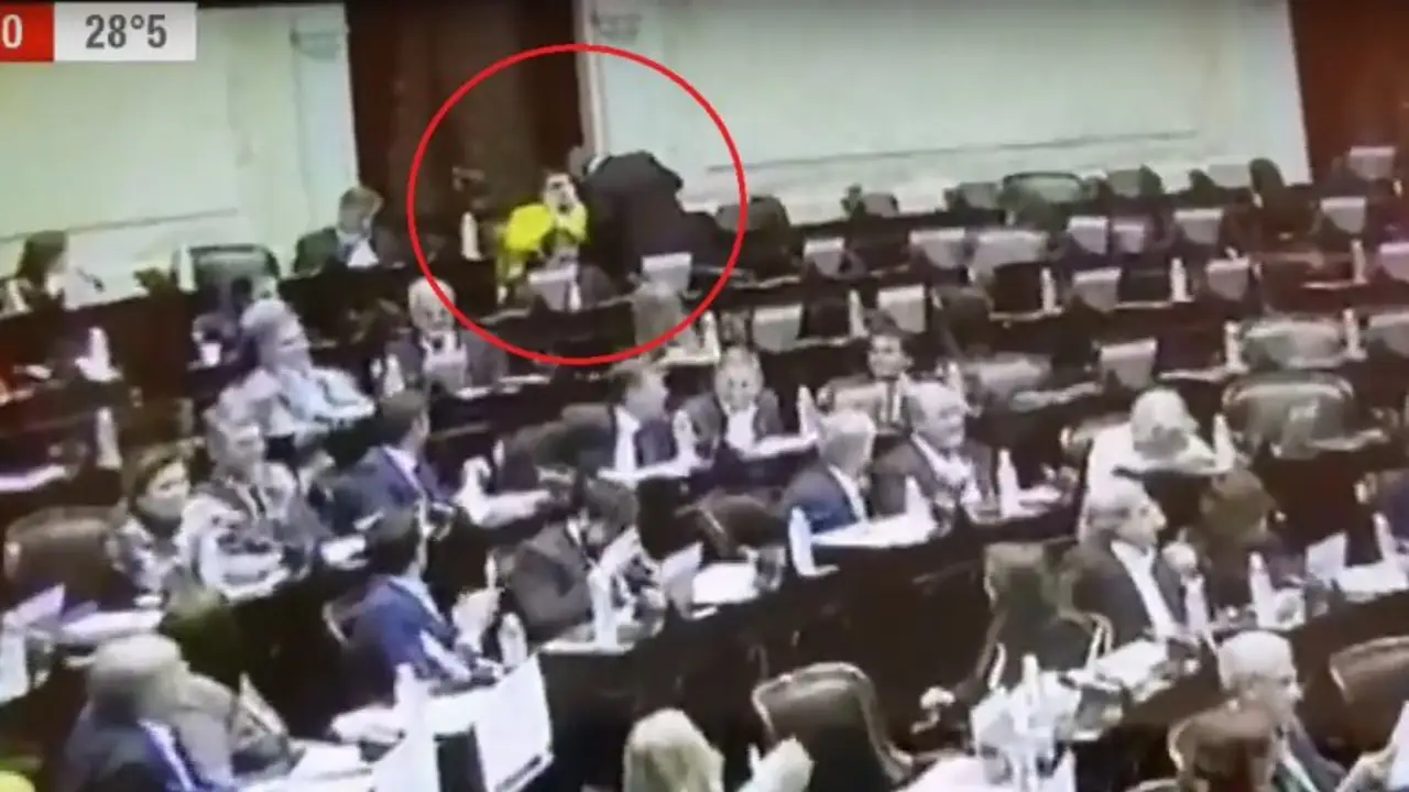 Quién es Javier Pretto, el diputado macrista que apretó a Olmedo para que no haya quórum