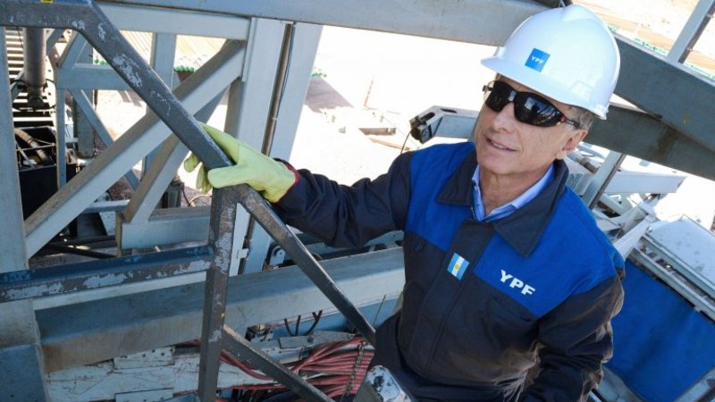 Por "cadena nacional", Macri responsabilizó a los usuarios de los tarifazos
