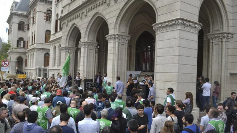 Ajuste y despidos en Agroindustria: el Gobierno busca favorecer a los grandes agroexportadores