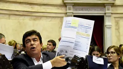 Fernando Espinoza destrozó a Macri por la política tarifaria Fernando Espinoza destrozó a Macri por la política tarifaria