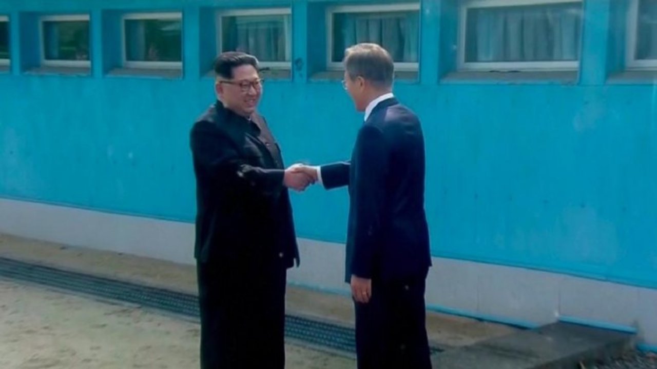 Histórico encuentro entre las dos Coreas: se firmaría la paz