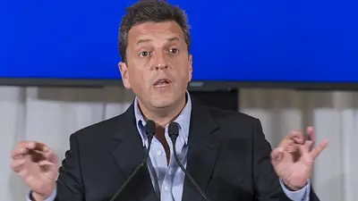 Massa cruzó al Gobierno por el tarifazo: "Dejen de mirar a sus amigos empresarios" Massa cruzó al Gobierno por el tarifazo: "Dejen de mirar a sus amigos empresarios"