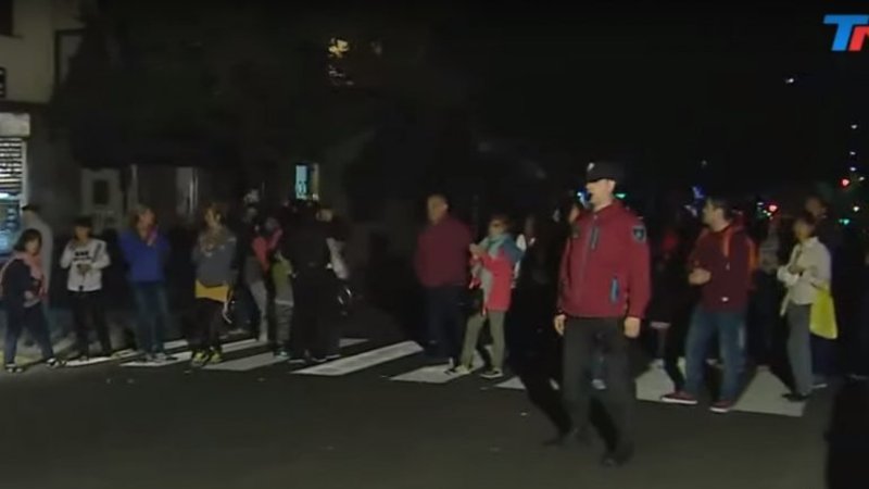 Vecinos de Caballito cortaron las calles por la falta de luz que dejó el temporal