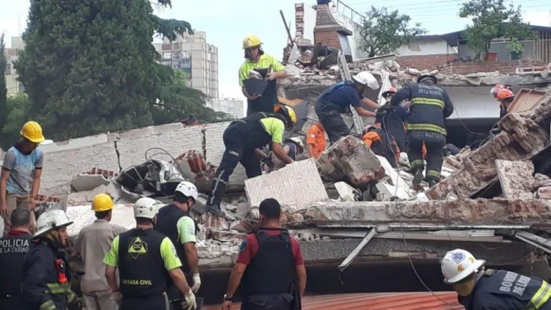 Un jóven murió tras el derrumbe de una casa en San Cristóbal