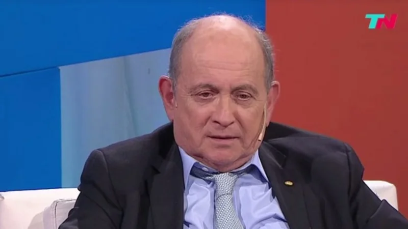 El móvil de Crónica TV frente a Makro que descolocó a Chiche Gelblung en vivo: "Es raro..."