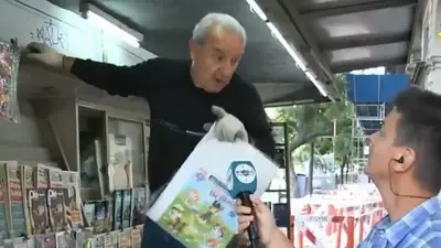 Un canillita le dijo de todo a un movilero de El Trece y le mandó un mensaje a Magnetto Un canillita le dijo de todo a un movilero de El Trece y le mandó un mensaje a Magnetto