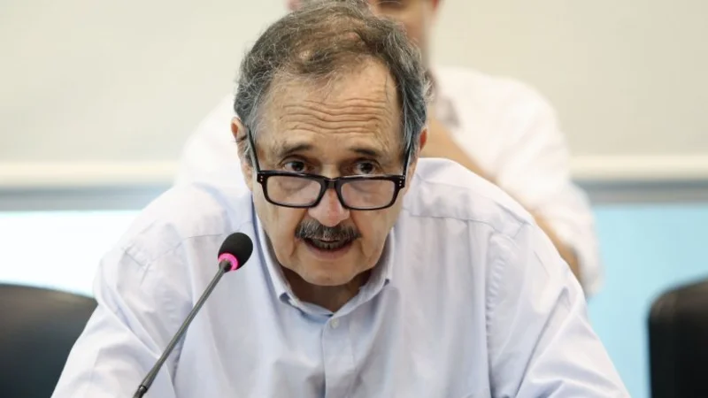 Alfonsín: "En Cambiemos discuten cargos como si los problemas se resolvieran cambiando al vicepresidente"